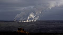 La centrale à charbon de Turów, située juste à côté de la mine en Pologne - le 15 janvier 2022