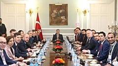 Hazine ve Maliye Bakanı Nureddin Nebati Londra'da yatırımcı ve bankacılarla görüştü