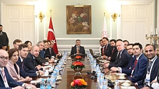 Hazine ve Maliye Bakanı Nureddin Nebati Londra'da yatırımcı ve bankacılarla görüştü