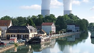 Crisi energetica, va male anche in Francia: altri 3 reattori fermi per problemi di sicurezza