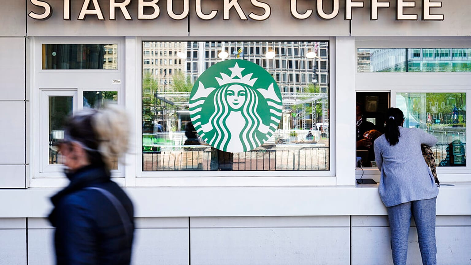 Un café Starbucks de Philadelphie (Pennsylvanie), le 26 avril 2021.