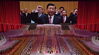 Hszi Csin-ping elnök pekingi óriás kivetítőn
