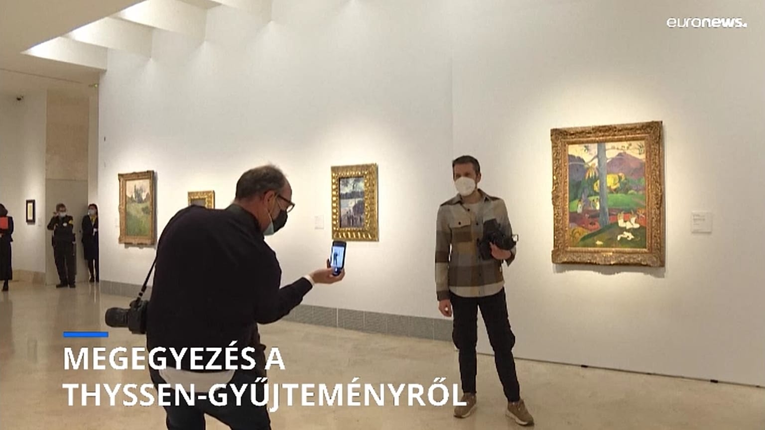 Első látogatók Gauguin visszakerült festménye előtt