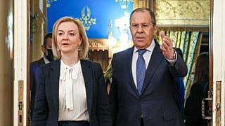 Rusya Dışişleri Bakanı Sergei Lavrov ve  İngiliz mevkidaşı Liz Truss, Moskova'da buluştu