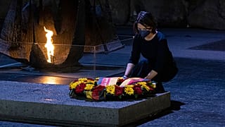 Annalena Baerbock legte in der Gedenkstätte Yad Vashem einen Kranz nieder