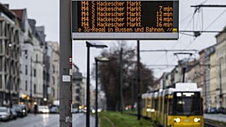 Tram M4 in Berlin Prenzlauer Berg, 23.11.2021