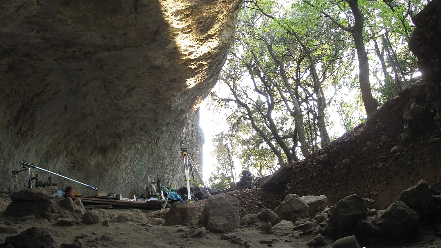 Ausgrabungsarbeiten in der Mandrin-Höhle