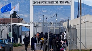 Kıbrıs'ta bir göçmen kabul merkezi