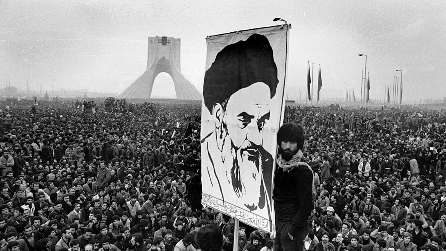 Un'immagine dell'Ayatollah Khomeini. 