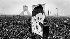 Un'immagine dell'Ayatollah Khomeini. 
