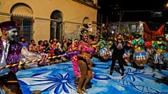 Retour des danses rythmées et costumes flamboyants avec le carnaval de Montevideo