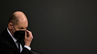 المستشار الألماني أولاف شولتز أثناء حضوره جلسة البوندستاغ (مجلس النواب بالبرلمان) في برلين، ألمانيا، 26 يناير 2022 