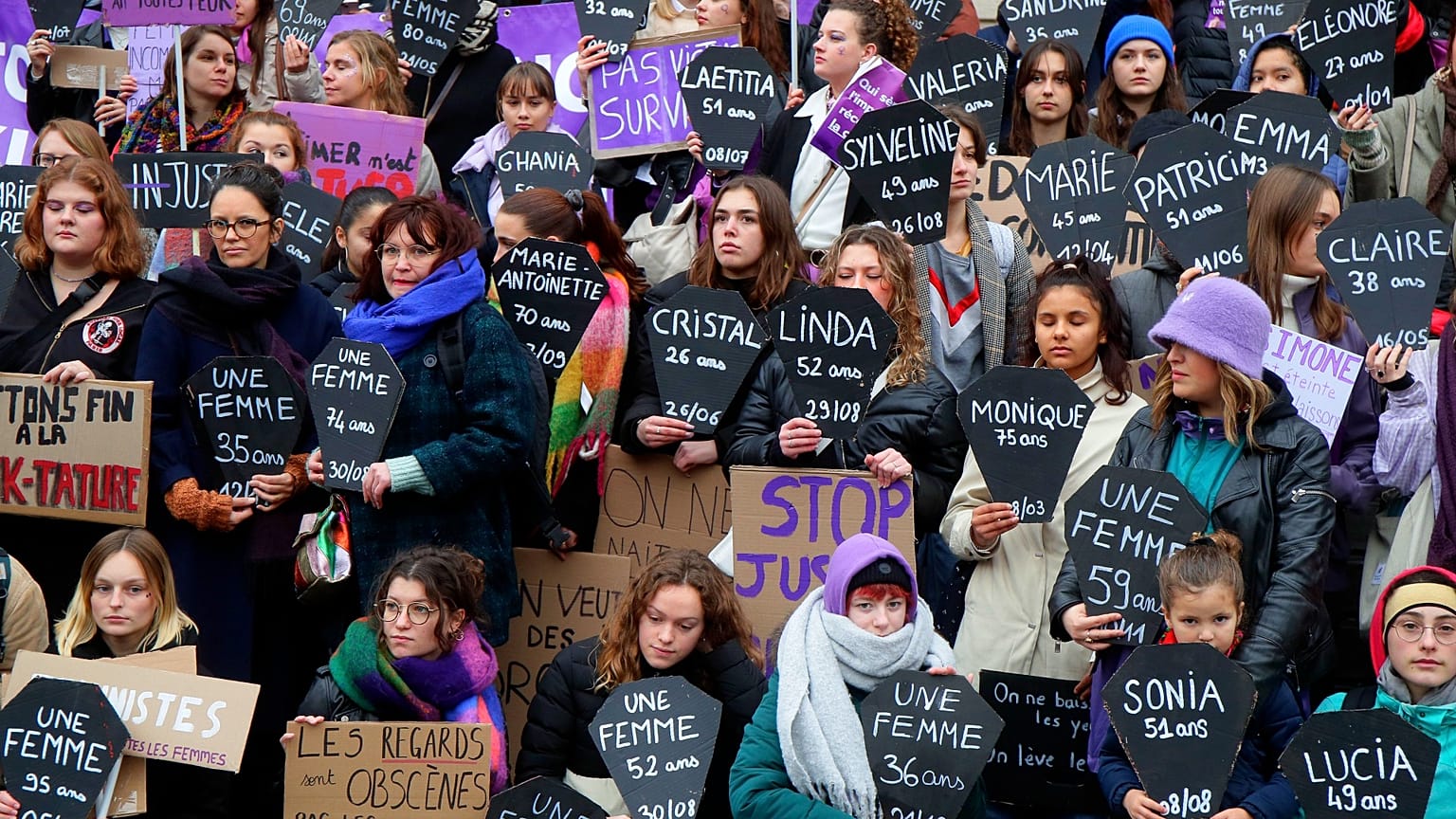 Manifestation contre les violences faites aux femmes à Lille dans le nord de la France - 19.11.2022