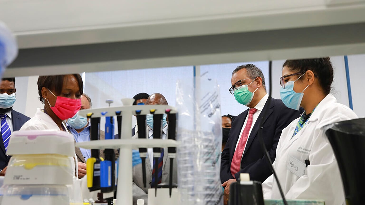 "Fase aguda" da pandemia pode terminar este ano