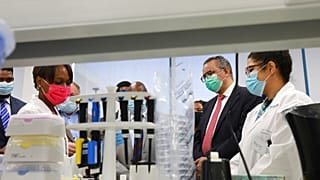 OMS | La "fase aguda" de la pandemia terminará en verano si se alcanza el 70% de vacunación