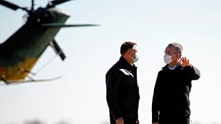 Rumäniens Präsident Klaus Johannis und der NATO-Generalsekretär Jens Stoltenberg