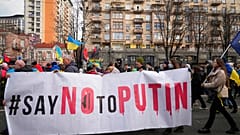 Ukrayna'da Rusya'ya karşı düzenlenen bir proteto