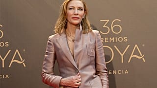 الممثلة كيت بلانشيت تقف خلال حفل توزيع جوائز غويا السينمائي في فالنسيا - إسبانيا. السبت 12 فبراير 2022.