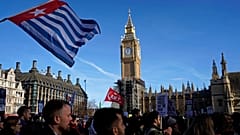 Britânicos manifestam-se contra aumento do custo de vida