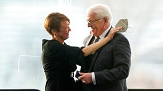 Frank-Walter Steinmeier und seine Gattin Elke Büdenbender nach der Wiederwahl 