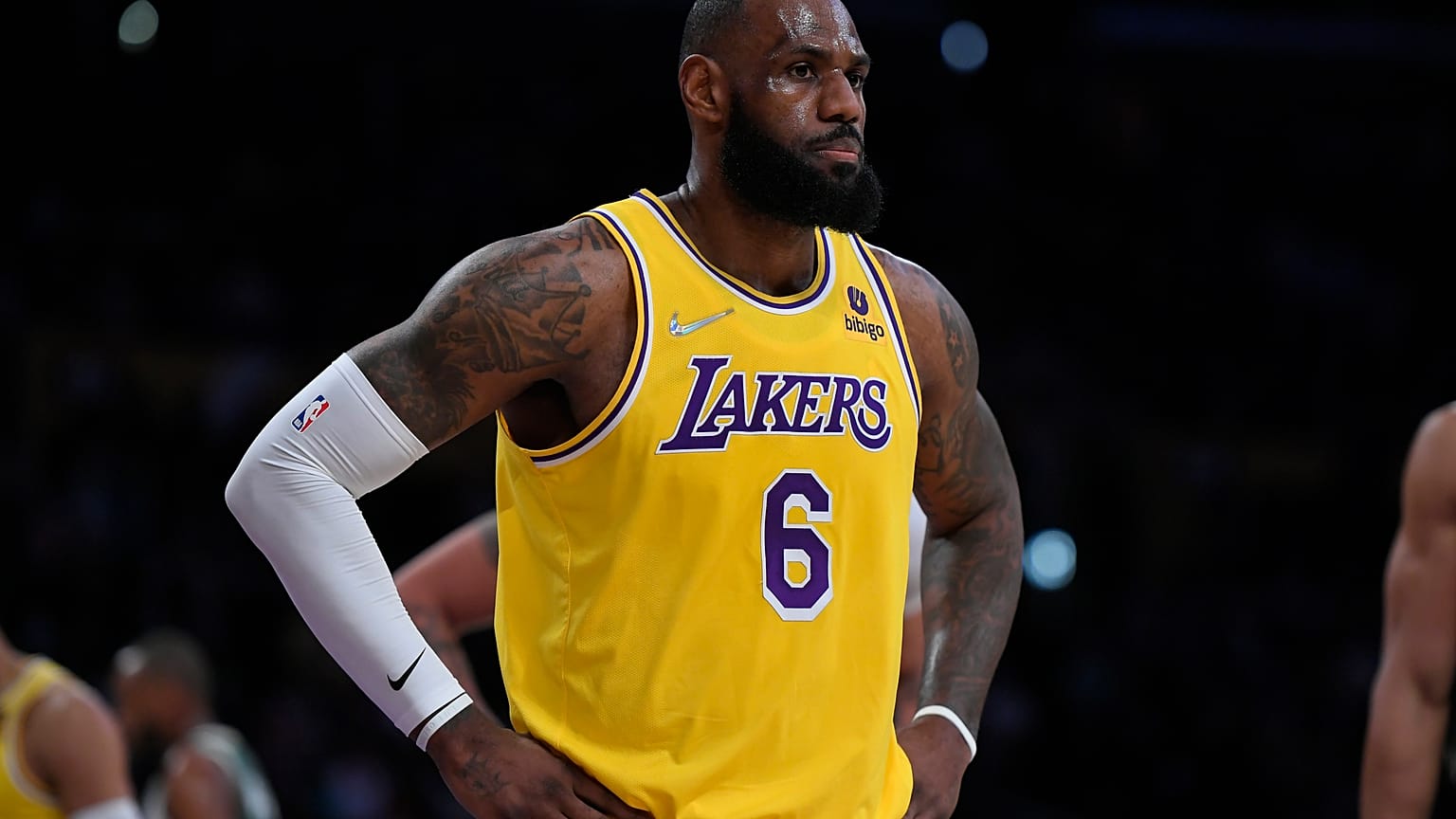 NBA Basketbol Ligi'nin en başarılı oyuncularından LeBron James'ten sayı rekoru
