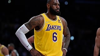 NBA Basketbol Ligi'nin en başarılı oyuncularından LeBron James'ten sayı rekoru