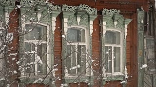 Наличники на одном из домов в деревне Белавино, Московской области