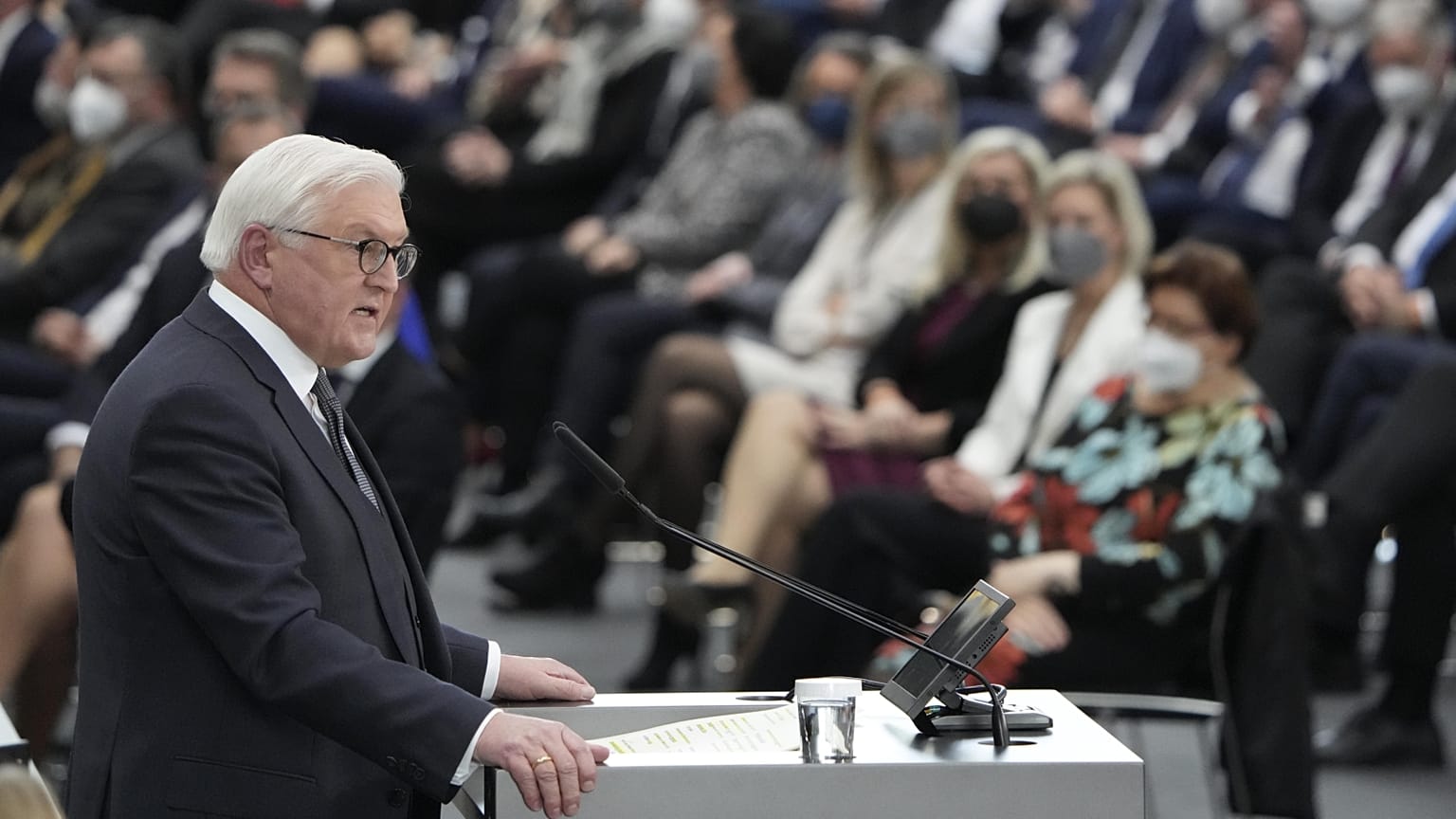 Frank-Walter Steinmeier beszél újraválasztása után a berlini képviselők előtt