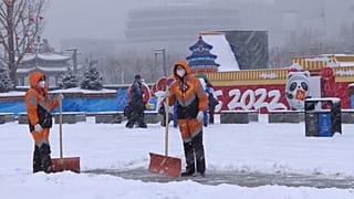 De la (vraie) neige tombe sur Pékin