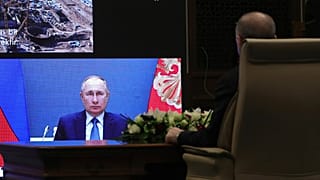 Cumhurbaşkanı Erdoğan'ın, Rusya Devlet Başkanı Putin ile video konferans yoluyla görüşmesi.