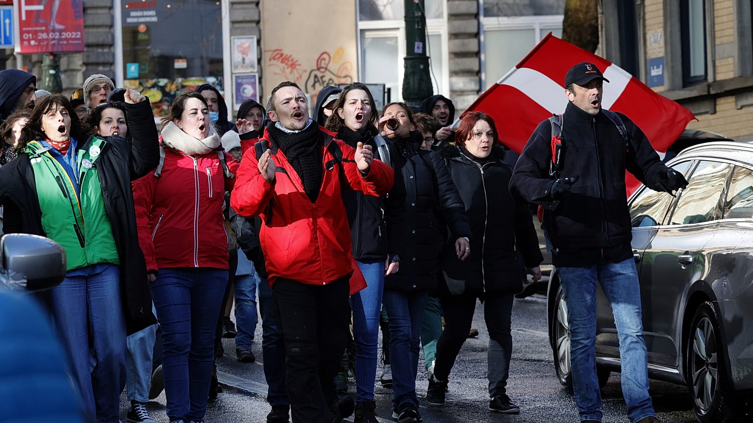 Around 200 protesters reached Place Sainte-Catherine on foot.