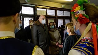  Ο υπουργός Εξωτερικών Νίκος Δένδιας επισκέπτεται το 8ο Σχολείο Ειδικής Εκμάθησης της Νεοελληνικής Γλώσσας, στον Σαρτανά