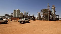 In Aménas, um campo de gás operado em conjunto pela britânica BP, pela norueguesa Statoil e pela empresa estatal de energia argelina Sonatrach, no leste da Argélia.