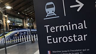 Dos policías abaten a un hombre en la Gare du Nord de París