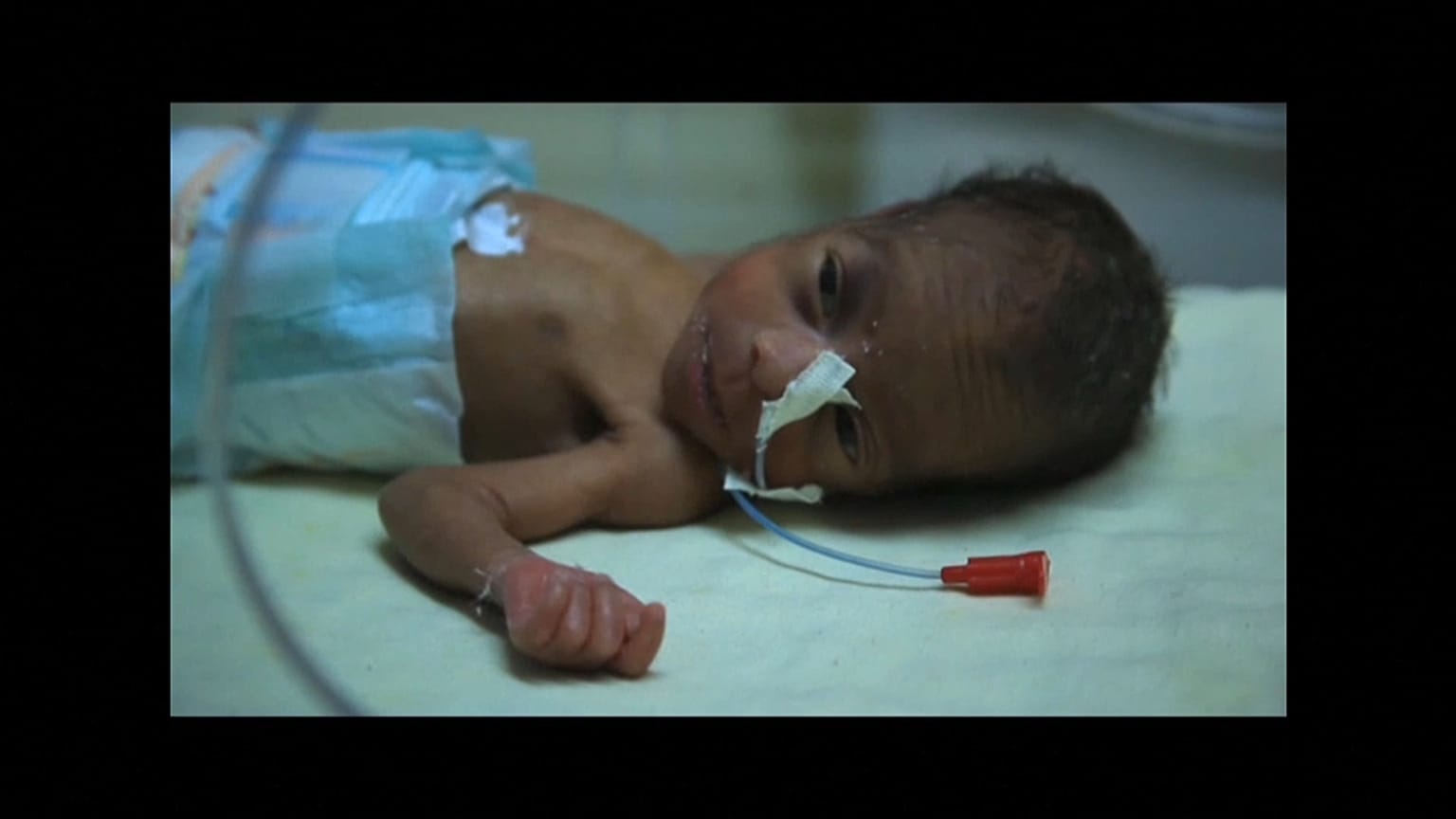 Un nouveau-né à Reggane  en Algérie