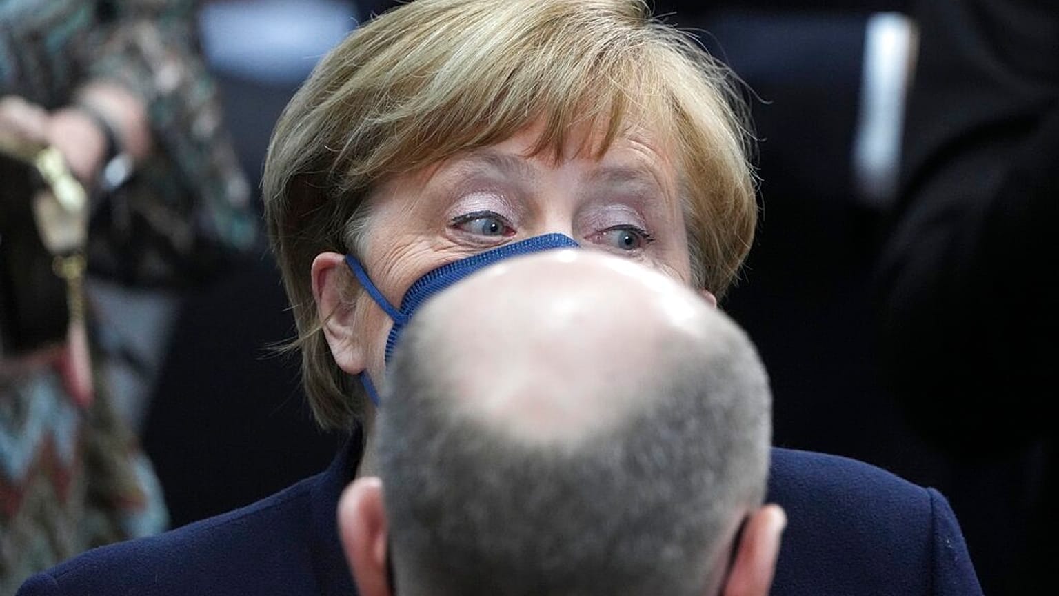 Ein kleiner Klick für einen Regierungschef aber ein großer Schritt in Sachen Kommunikation: Olaf Scholz ist jetzt auf Twitter! Merkel war dort nur über ihren Sprecher.