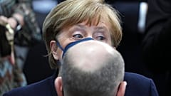 Ein kleiner Klick für einen Regierungschef aber ein großer Schritt in Sachen Kommunikation: Olaf Scholz ist jetzt auf Twitter! Merkel war dort nur über ihren Sprecher.