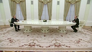 ولادیمیر پوتین رئیس جمهور روسیه و اولاف شولتس، صدراعظم آلمان درباره بحران اوکراین گفتگو کردند.
