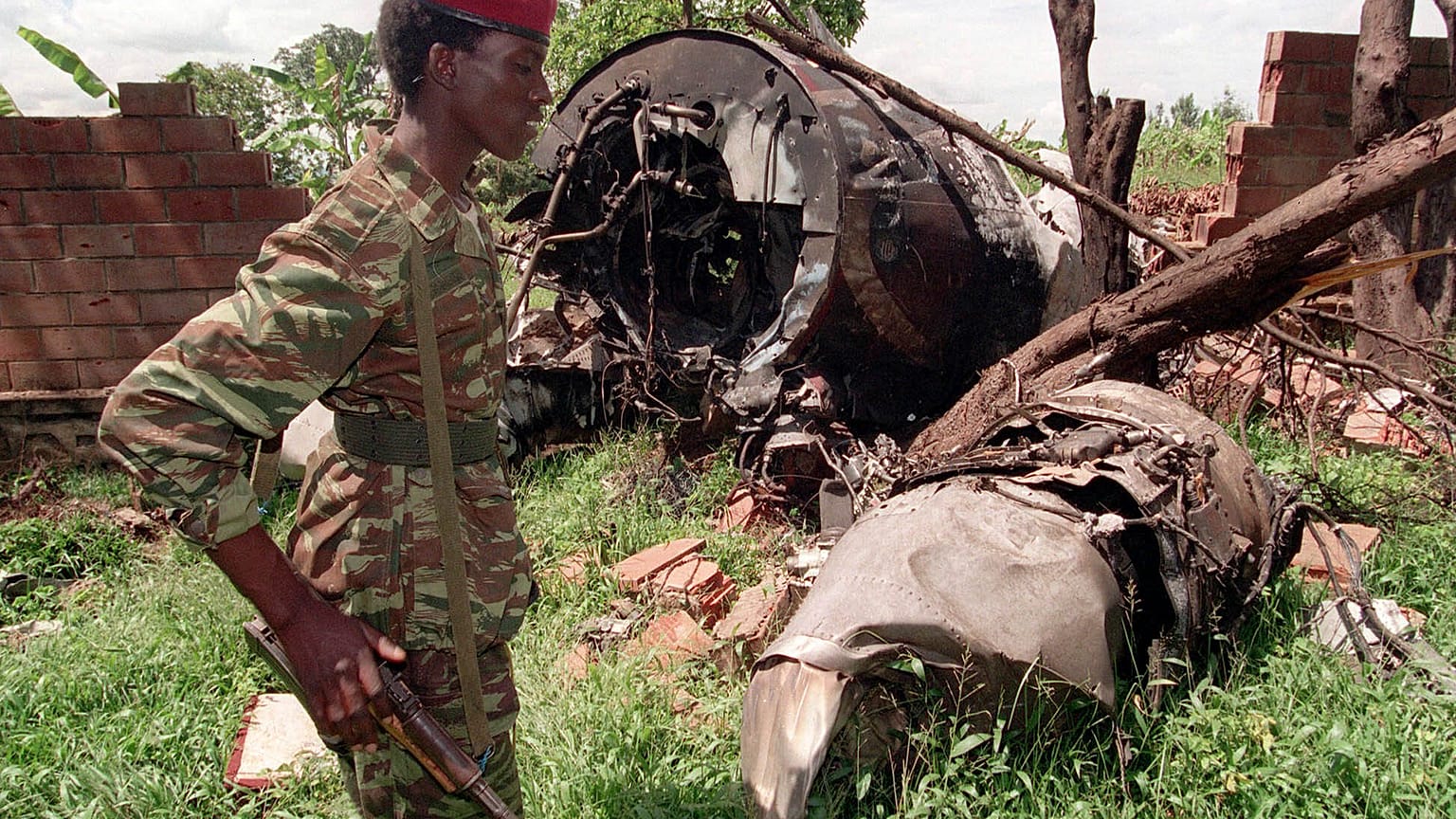L'avion abattu lors de l'attentat du 6 avril 1994 à Kigali, photo du 23 mai 1994, Rwanda