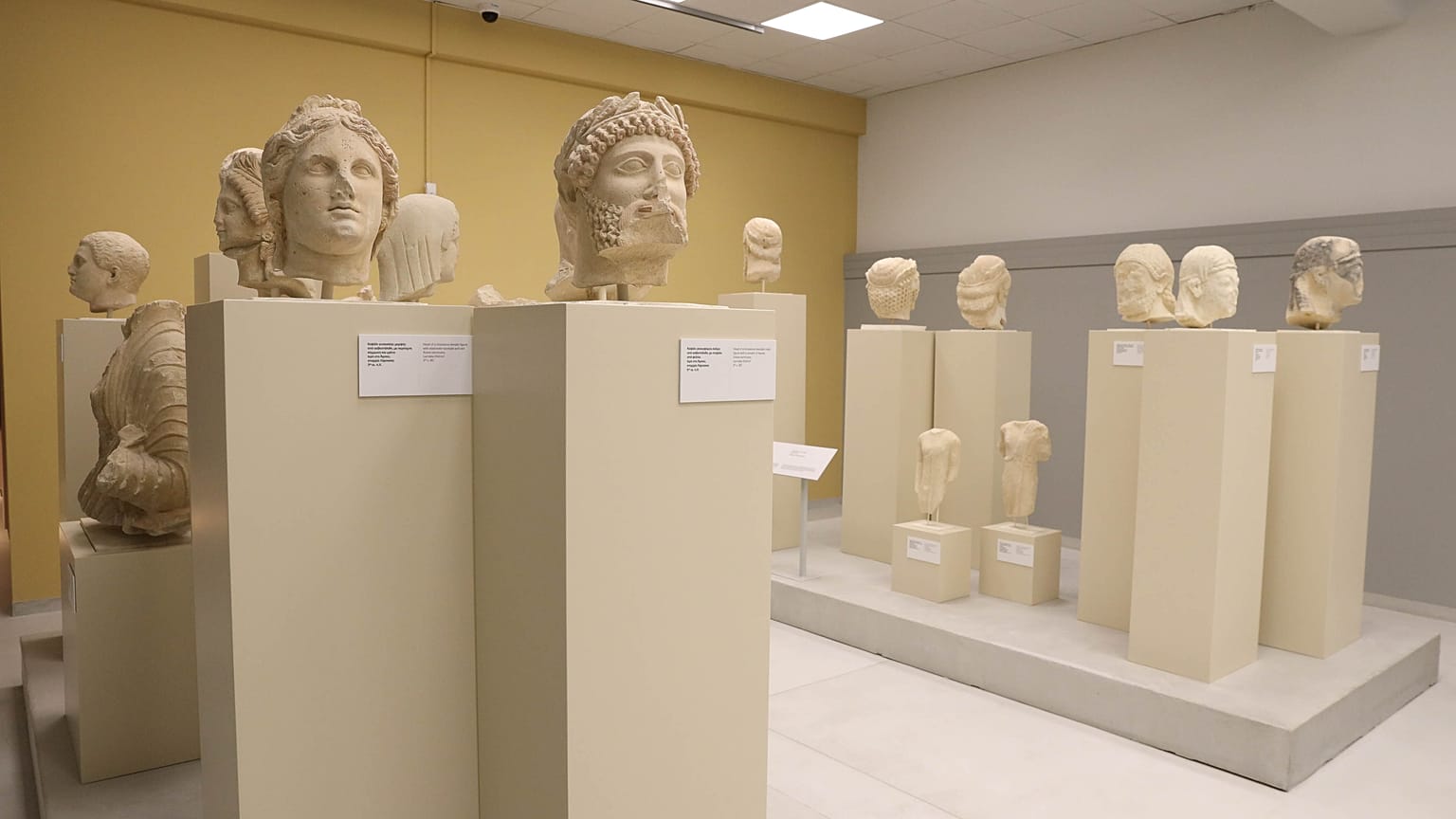 Εκθέματα στο Αρχαιολογικό Μουσείο Επαρχίας Λάρνακας