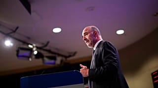 Pierre Moscovici lors d'une conférence de presse au siège de la Commission européenne à Bruxelles, le 7 novembre 2019.