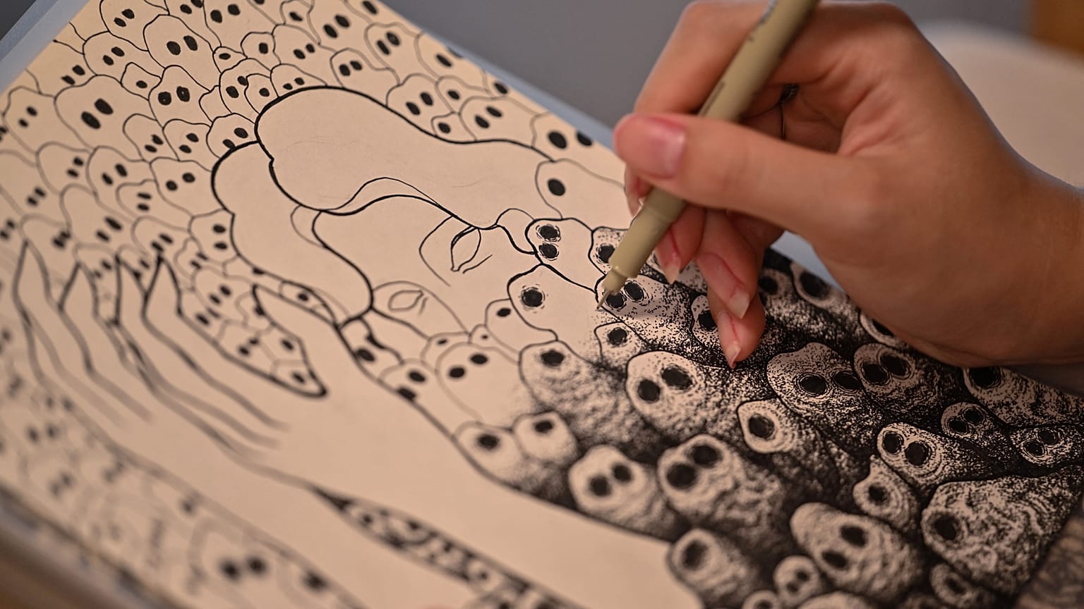 Dessin de l'artiste chinoise Cracks à Shangaï, le 19 août 2021.