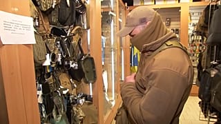 Les armuriers de Kiev font des affaires