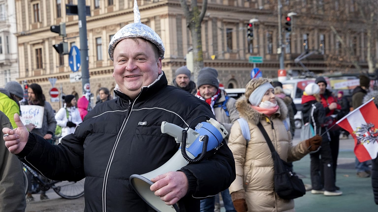 Az oltás kötelezővé tétele ellen tiltakozás Bécsben