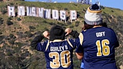 La celèbre inscription Hollywood, modifiée pour laisser apparaître "Rams House"