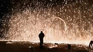 Un incroyable spectacle de métal en fusion à Pékin