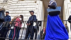 من أمام محكمة سيدي محمد بالجزائر العاصمة