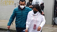 Familiares de uno de los marineros desaparecidos en el naufragio del pesquero gallego Villa de Pitanxo
