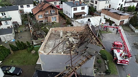 Cinq morts dans de violentes tempêtes en Europe, lourds dégâts en Pologne