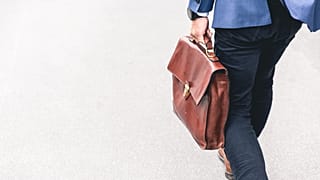 4 Tage arbeiten und 3 Tage in der Woche frei: Das dürfen Arbeitnehmer:innen in Belgien ab sofort beantragen.